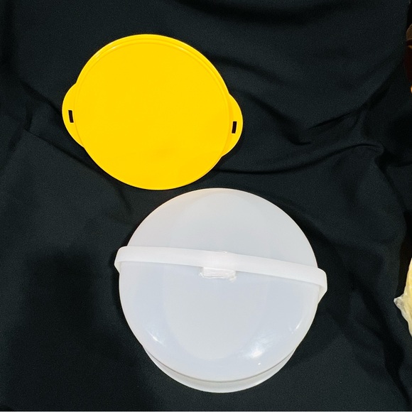 NEW! - Tupperware Round Cake Taker with FREE Pie Stackable (LAST one) - Picture 5 of 16